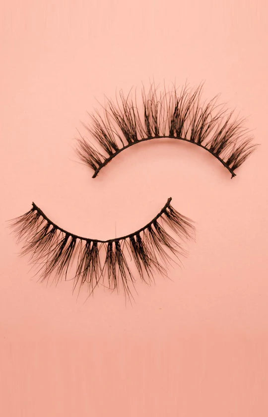 Ladies Black Unapologetic Eyelashes