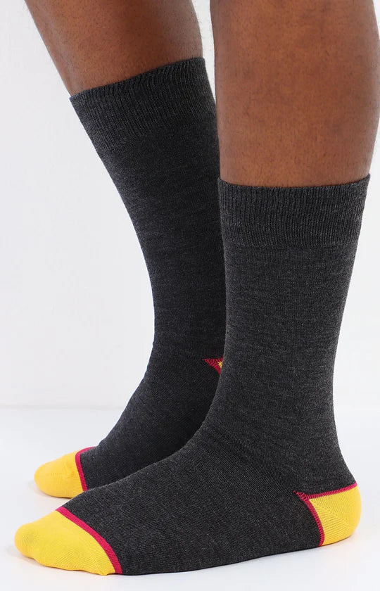 Men Grey & Yellow Socks